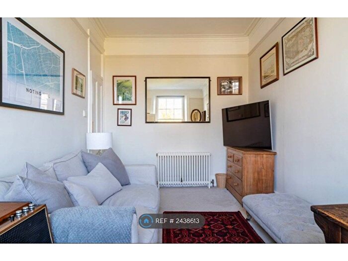 1 Bedroom Flat To Rent In Chepstow Crescent, London, W11