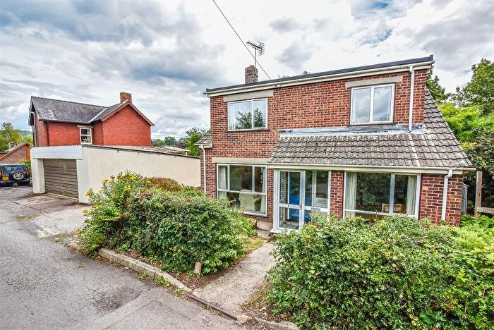 4 Bedroom Detached House For Sale In Rednock Drive, Dursley, GL11