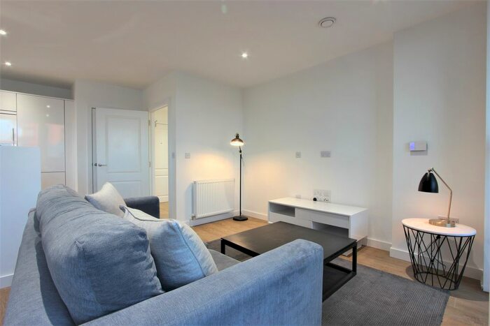 1 Bedroom Flat To Rent In Cooks Road, London, E15