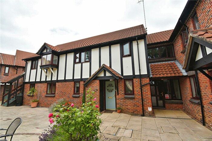 1 Bedroom Apartment For Sale In Kingsmead, Lower Common Road, West Wellow, Romsey, SO51