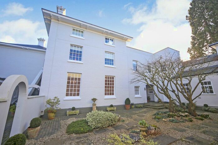 2 Bedroom Flat For Sale In Meriden Road, Berkswell, Coventry, CV7