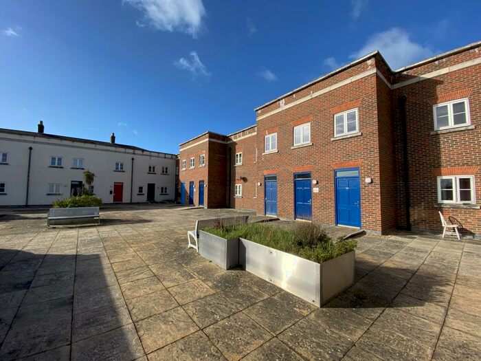 2 Bedroom Apartment To Rent In Wedgewood Street, Fairford Leys, Aylesbury, HP19