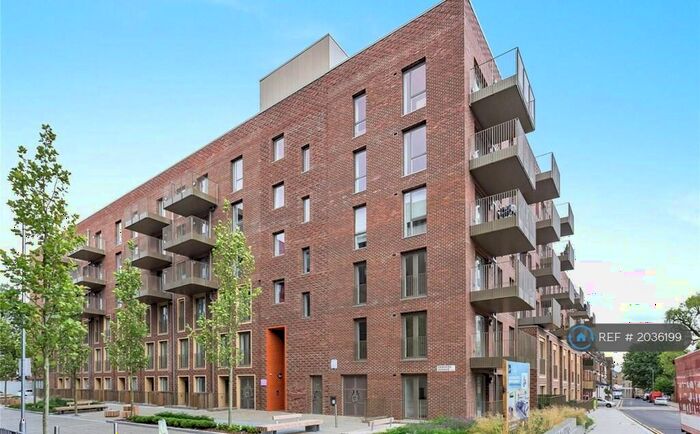 2 Bedroom Flat To Rent In Monarch Square, London, SW11