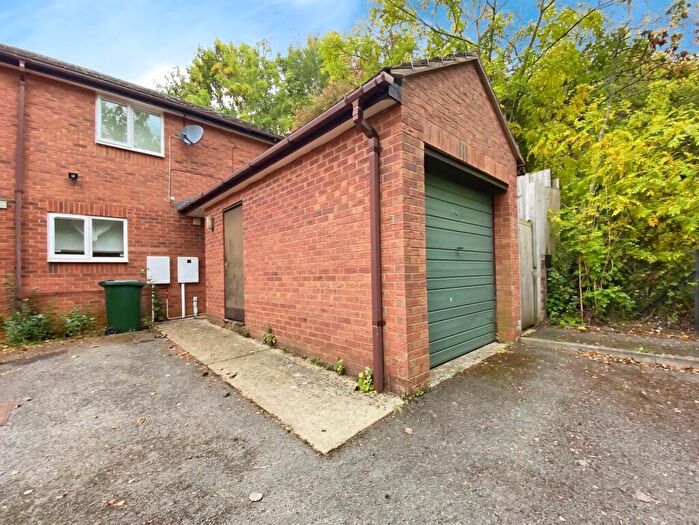 2 Bedroom Semi-Detached House To Rent In Longelandes Close, Banbury, Oxfordshire, OX16