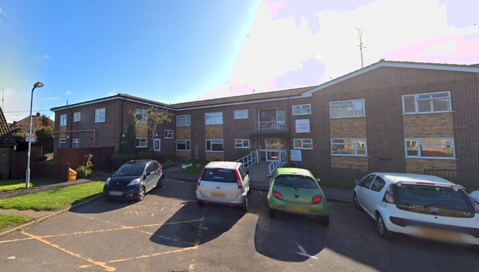 1 Bedroom Flat To Rent In Manor Close, NN14