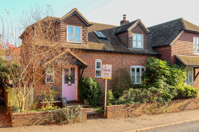 3 Bedroom Cottage For Sale In Alresford Road, Preston Candover, Basingstoke RG25