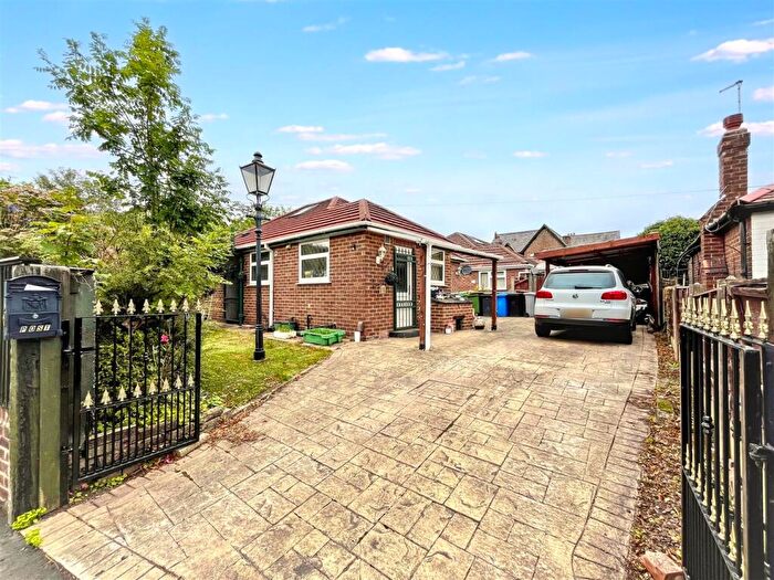 2 Bedroom Bungalow To Rent In South Grove, Sale, M33