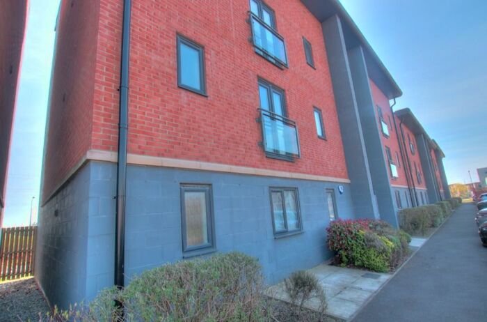 2 Bedroom Flat To Rent In Elmwood Park Court, Gosforth, Newcastle Upon Tyne, NE13