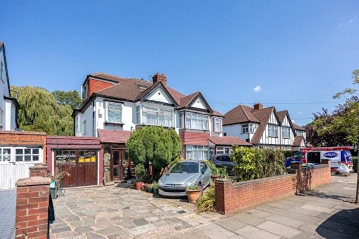5 Bedroom Semi-Detached House For Sale In Wembley, HA0