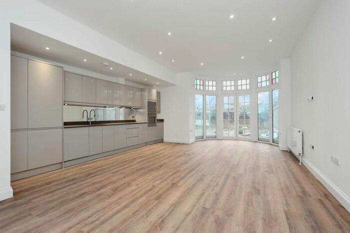 3 Bedroom Flat To Rent In Queens Avenue, Muswell Hill, N10