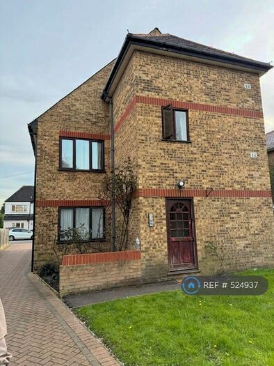 1 Bedroom Flat To Rent In Elmhurst Court, Slough, SL3