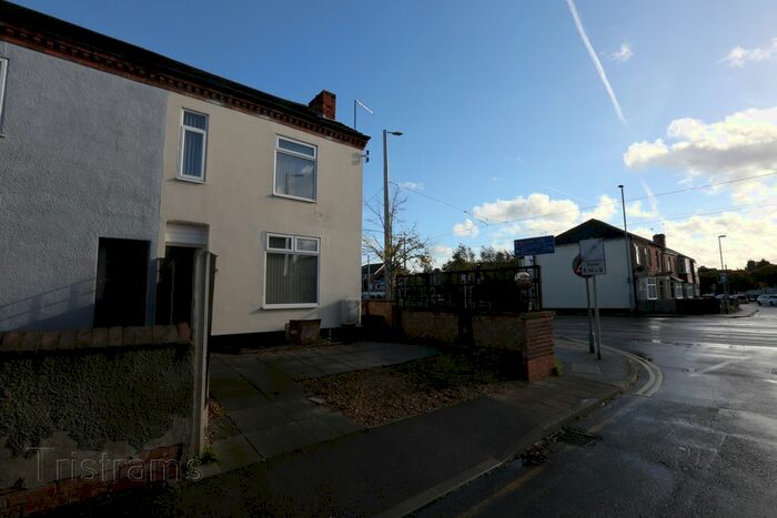 4 Bedroom Semi-Detached House To Rent In City Road, Beeston, Nottingham, NG9