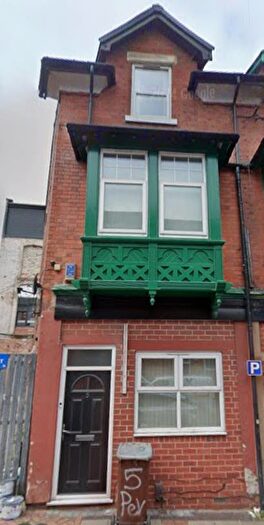 4 Bedroom House To Rent In Peveril Street, Nottingham, NG7