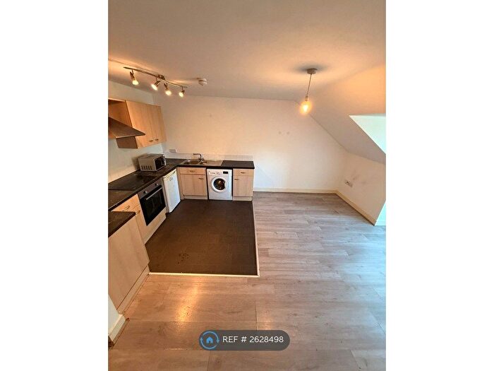 2 Bedroom Flat To Rent In Taylforth Close, Liverpool, L9