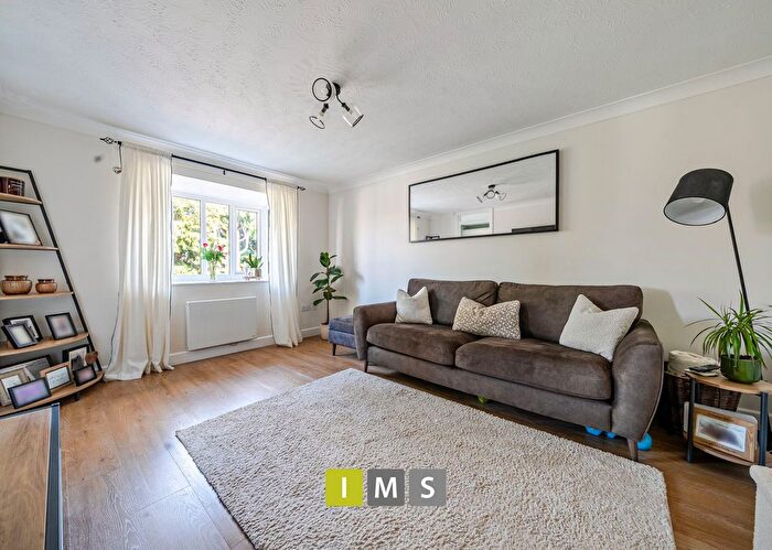 1 Bedroom Flat For Sale In Priory Road, Ambassador Court Priory Road, OX26