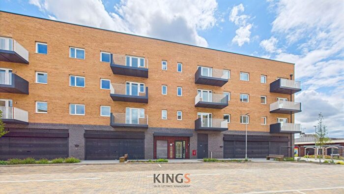 2 Bedroom Flat To Rent In Summit Road, Ridge House Summit Road, AL10