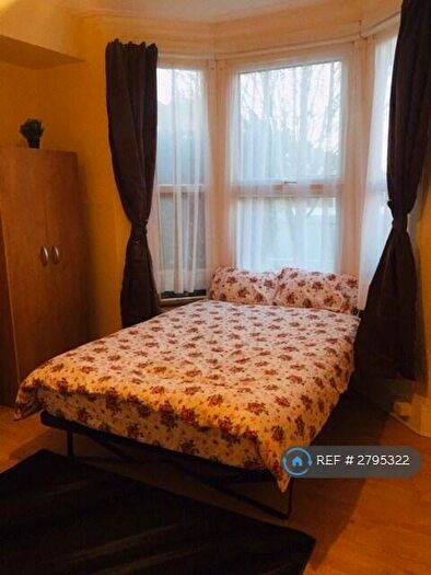 Studio To Rent In Wimborne Road, London, N17