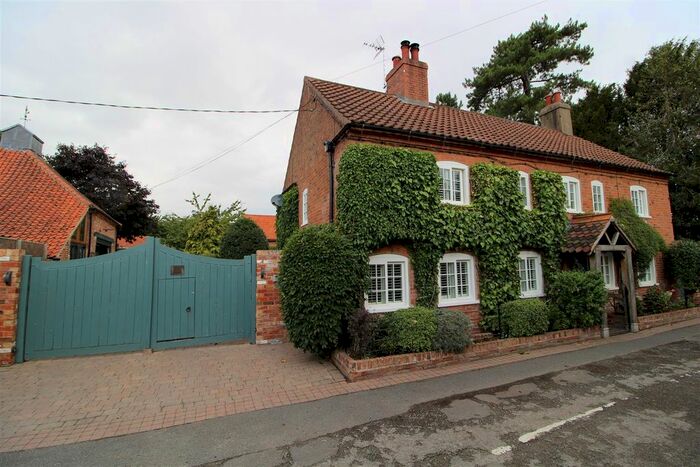 4 Bedroom Detached House For Sale In Ferry Lane, Carlton-On-Trent, Newark, NG23