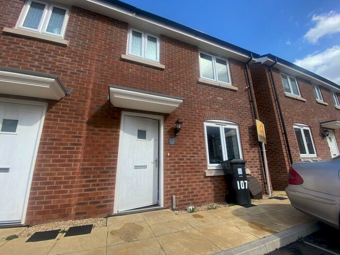 4 Bedroom Semi-Detached House To Rent In George Holmes Way, Bristol, BS16