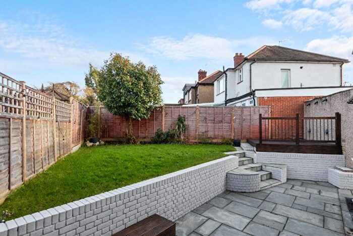 3 Bedroom Semi-Detached House For Sale In Warland Road, London, SE18