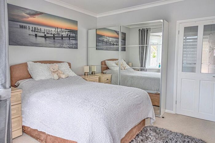 2 Bedroom Bungalow For Sale In Glyne Barn Close, Bexhill On Sea, TN40