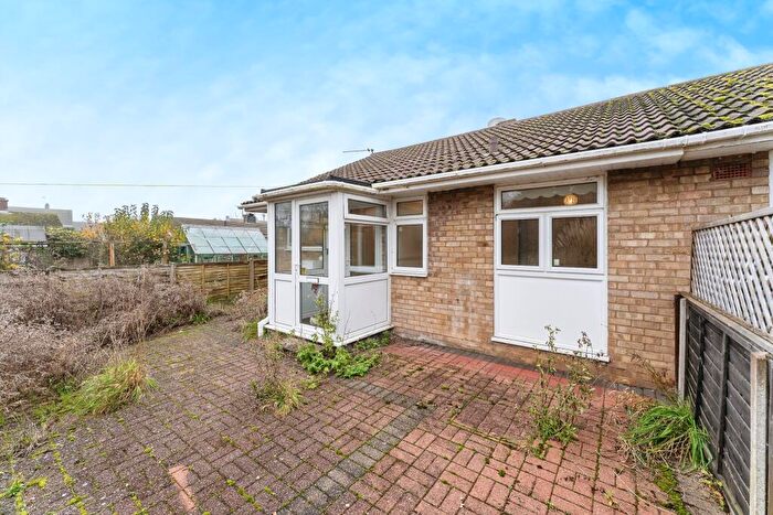 2 Bedroom Bungalow For Sale In Garden Close, Sutton, Ely, Cambridgeshire, CB6