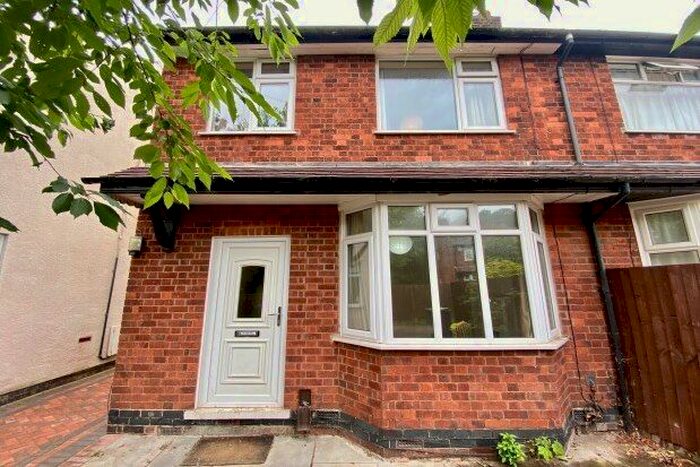 3 Bedroom Semi-Detached House To Rent In Carisbrooke Avenue, Nottingham, NG9