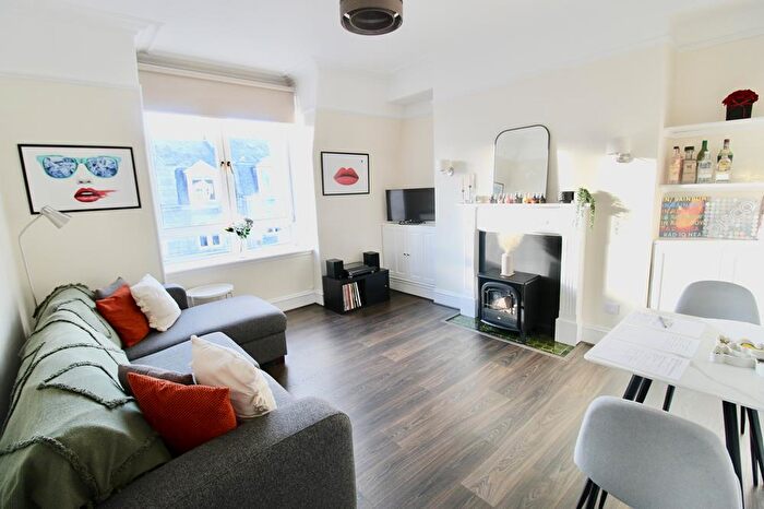 1 Bedroom Flat To Rent In Pitstruan Place, Top Floor, AB10