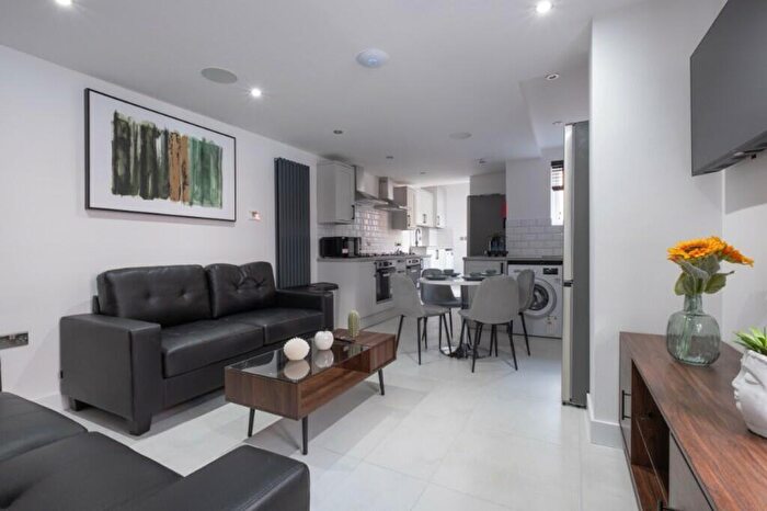 5 Bedroom House To Rent In Allison Street, Lincoln, LN1