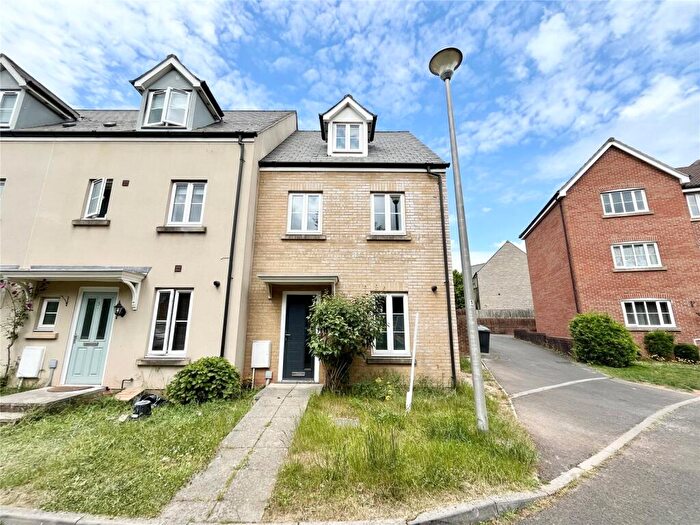 3 Bedroom End Of Terrace House To Rent In Long Ashton, Fishers Mead, BS41