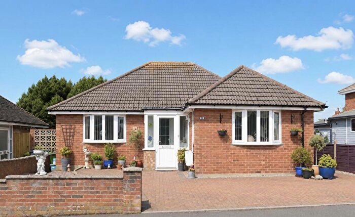 2 Bedroom Detached Bungalow For Sale In Short Walk To Cliff Path * Lake, PO36