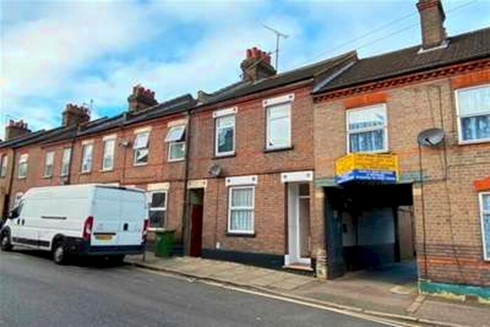 3 Bedroom House To Rent In Strathmore Avenue, Luton, LU1