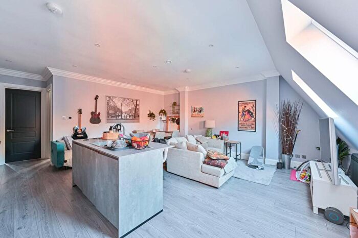 2 Bedroom Flat For Sale In High Street, Bromley, Bromley, BR1