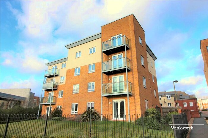 2 Bedroom Flat To Rent In Mills Court, Todd Close, Borehamwood, Hertfordshire, WD6