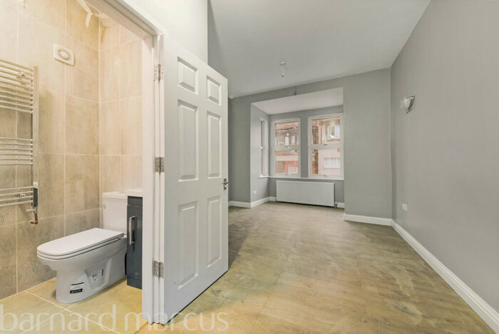 House To Rent In Carshalton Road, Sutton, SM1