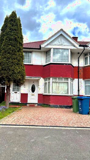 2 Bedroom Apartment To Rent In Everton Drive, Stanmore, HA7