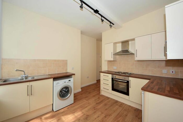 2 Bedroom Flat To Rent In Jury Street, Warwick CV34