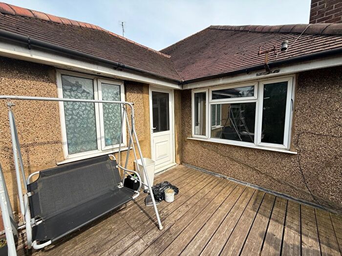 2 Bedroom Flat To Rent In Windsor Crescent, Northampton, NN5