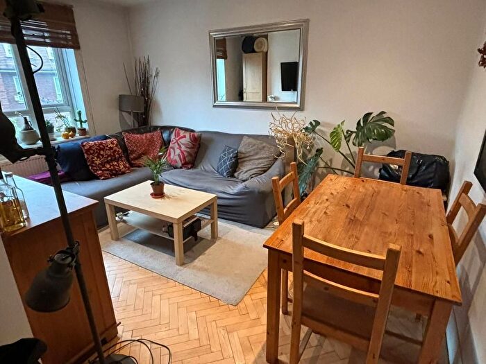2 Bedroom Flat To Rent In Nelsons Row, Clapham Common, London, SW4
