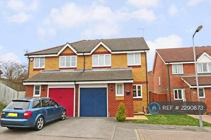 3 Bedroom Semi-Detached House To Rent In Coalmans Way, Burnham, SL1