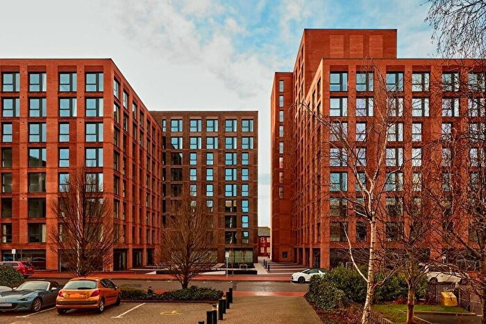 1 Bedroom Flat To Rent In Dumballs Road, Cardiff, CF10