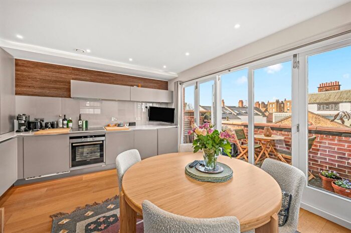 2 Bedroom Flat For Sale In West Cottages, West End Lane, NW6