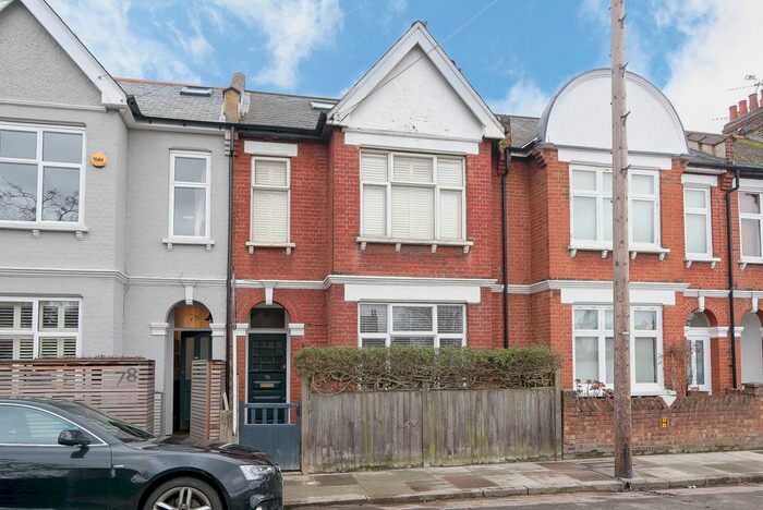 2 Bedroom Flat To Rent In South Worple Way, London, SW14