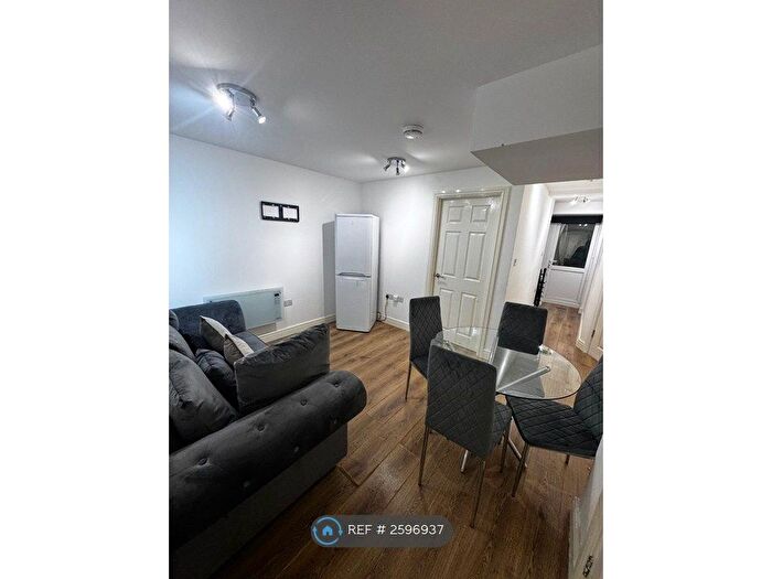 2 Bedroom Flat To Rent In Wimbledon Park Road, London, SW18