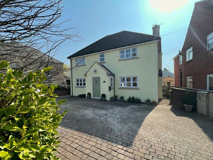 4 Bedroom Detached House For Sale In Luckington Road, Acton Turville, Badminton, GL9