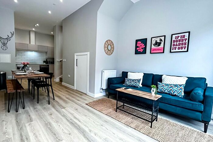 5 Bedroom House Of Multiple Occupation To Rent In West Street, Bristol, BS2