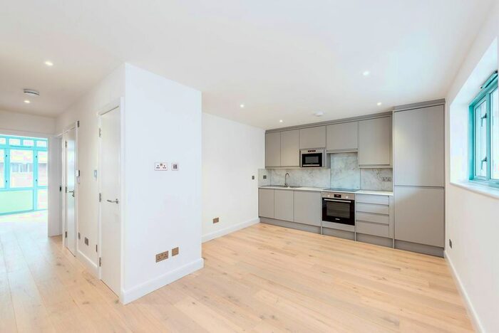 2 Bedroom Flat To Rent In Chapter Street, Westminster, London, SW1P