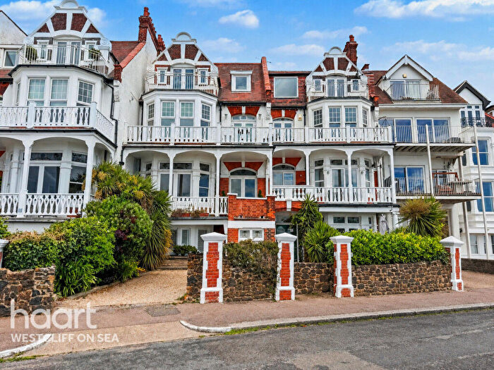 2 Bedroom Flat For Sale In The Leas, Westcliff-On-Sea, SS0