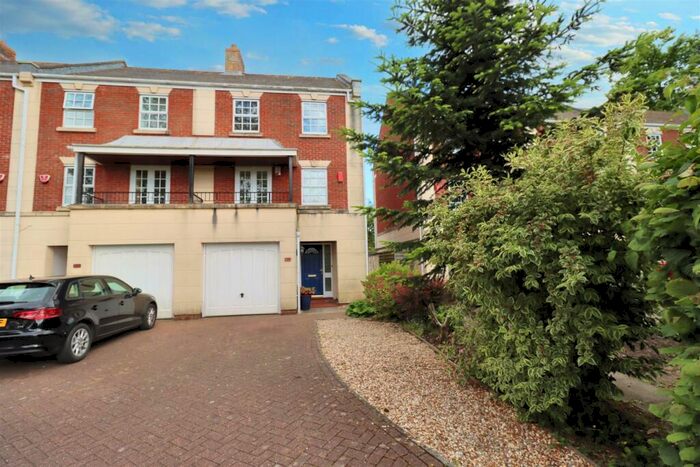 4 Bedroom Town House For Sale In Superb Townhouse In Ham Green, Close To City Centre, BS20