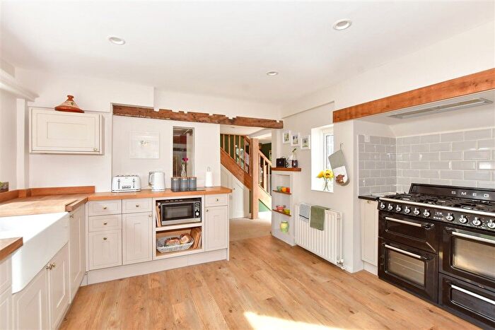 4 Bedroom Detached House For Sale In Ashford Road, Ivychurch, Romney Marsh, Kent, TN29